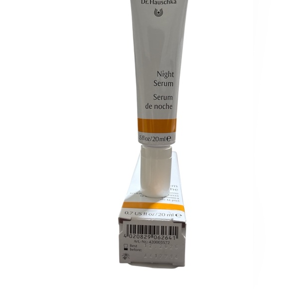Dr. Hauschka Night Serum - 1 Fl oz.
Revitalising Night Care. 
100% Natural. - Picture 2 of 5